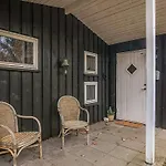 Coastal With A Hot Tub Hébergement de vacances Hals