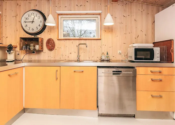 Coastal With A Hot Tub * Hals